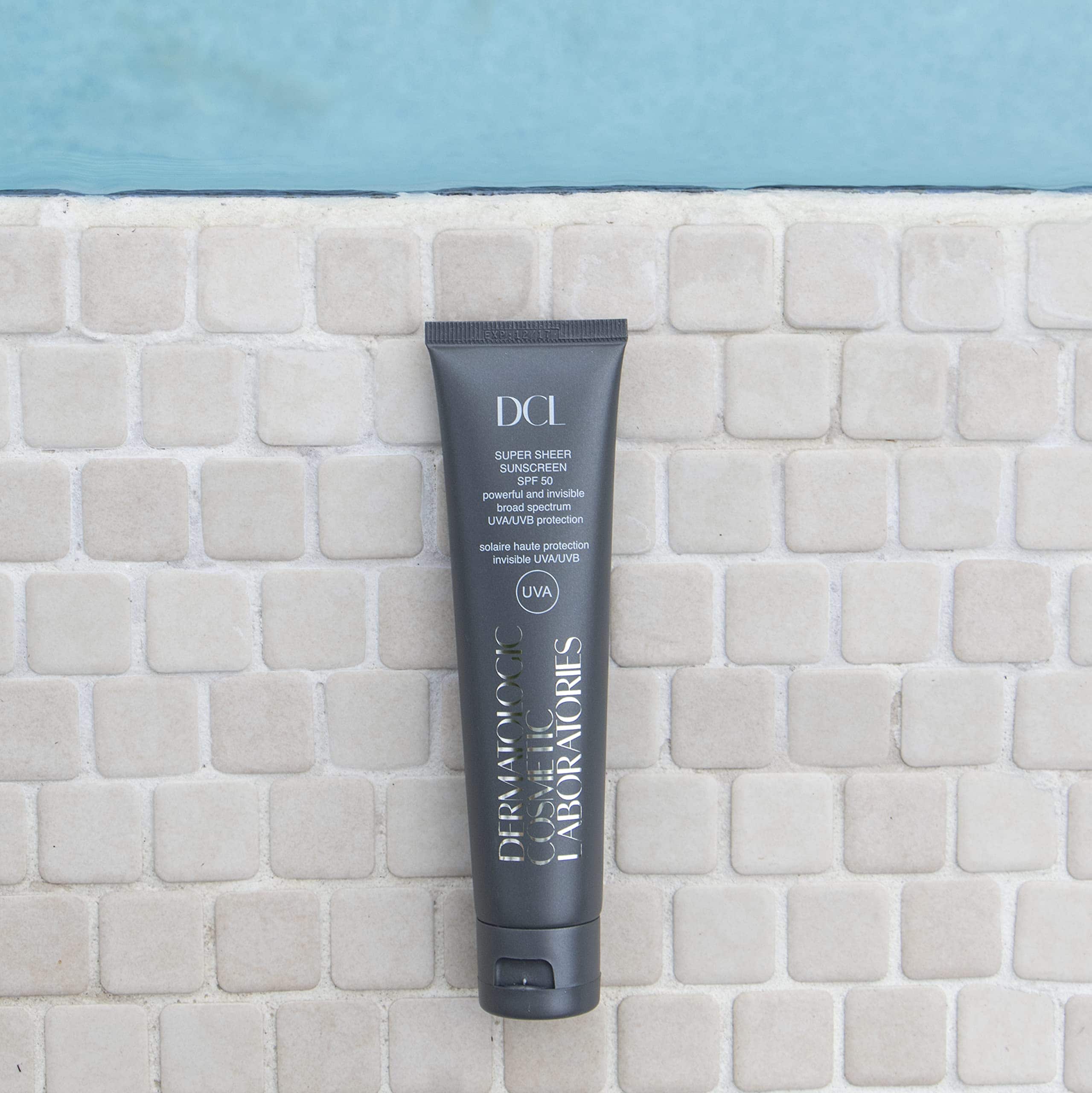 Protector Solar Super Sheer SPF 50 de DCL Skincare, Amplio - Imagen 3