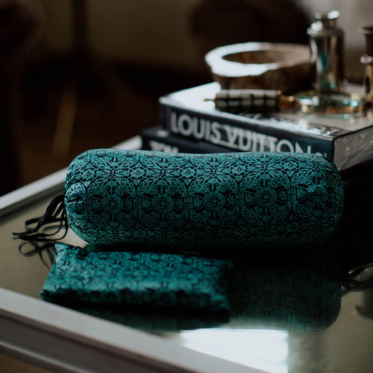 Almohada de Ojos de Seda Hugger Mugger con Relleno de - Imagen 6