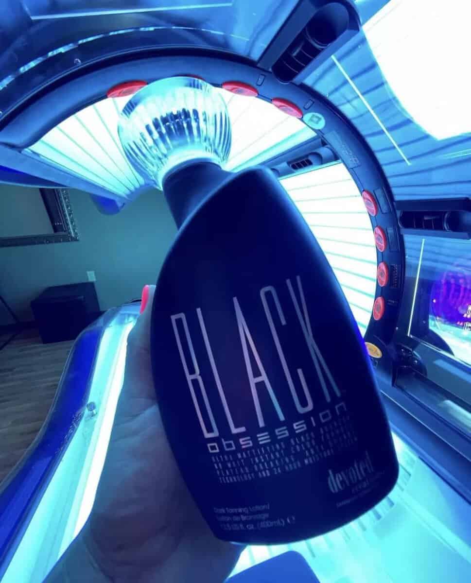 Devoted Creations Black Obsession Black Bronzer - 13.5 oz. - Imagen 7