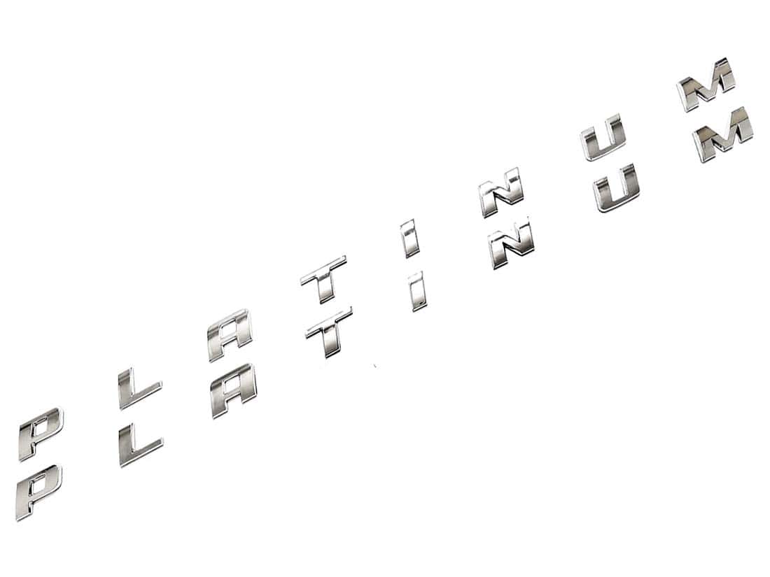 2 Pcs Emblemas Laterales Plateados Cromados Platinados 3D - Imagen 3