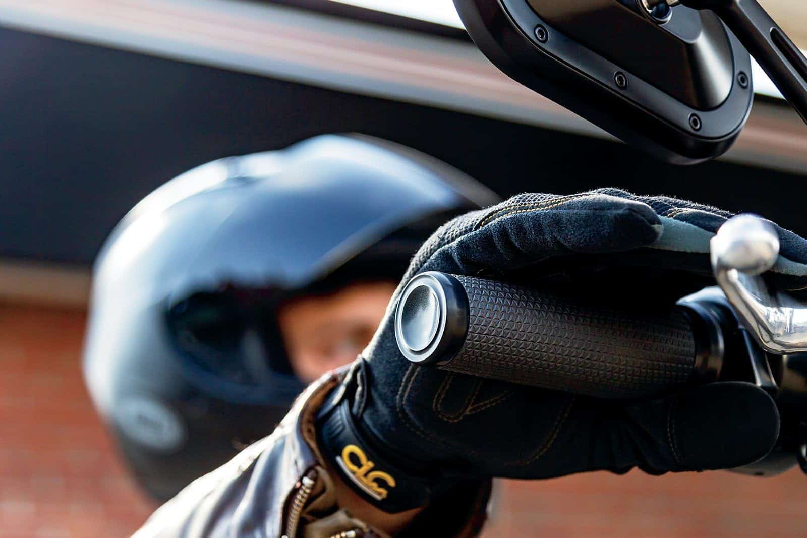 Puños de manillar Kuryakyn 5943 Thresher para acelerador y - Imagen 5