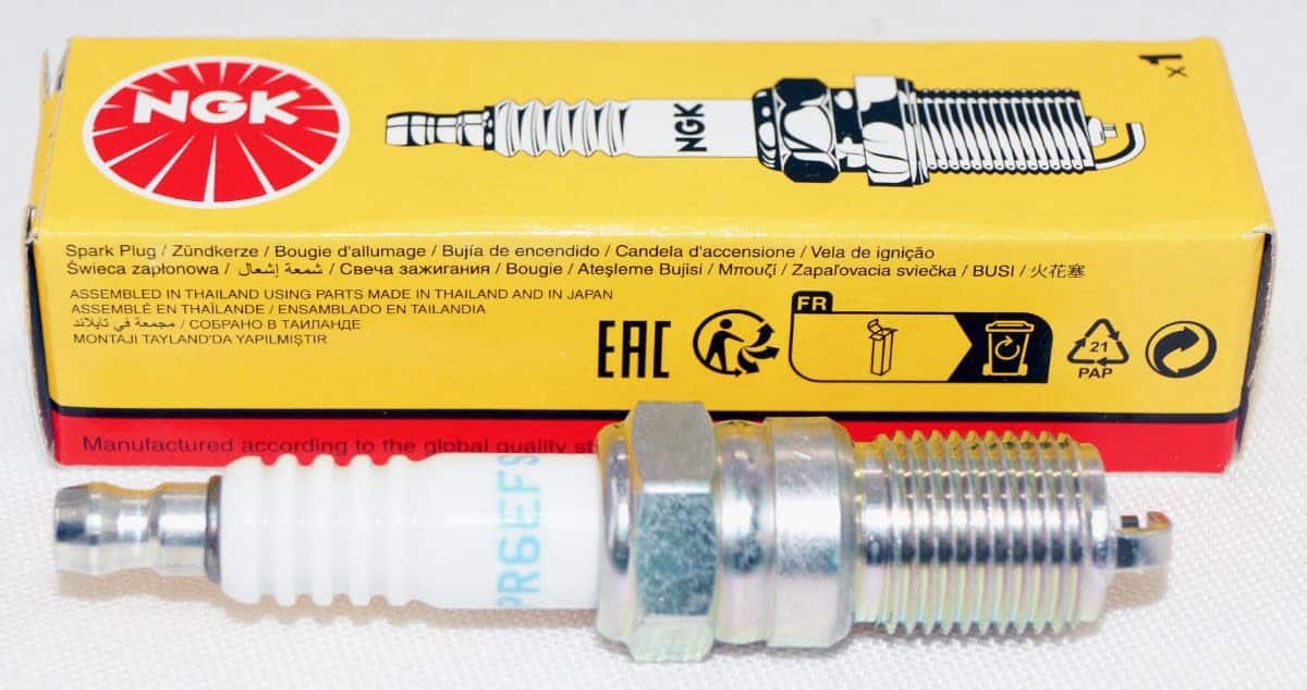 Bujía NGK BPR6EFS 3623 (Paquete de 8) Escort Fiesta Granada - Imagen 3