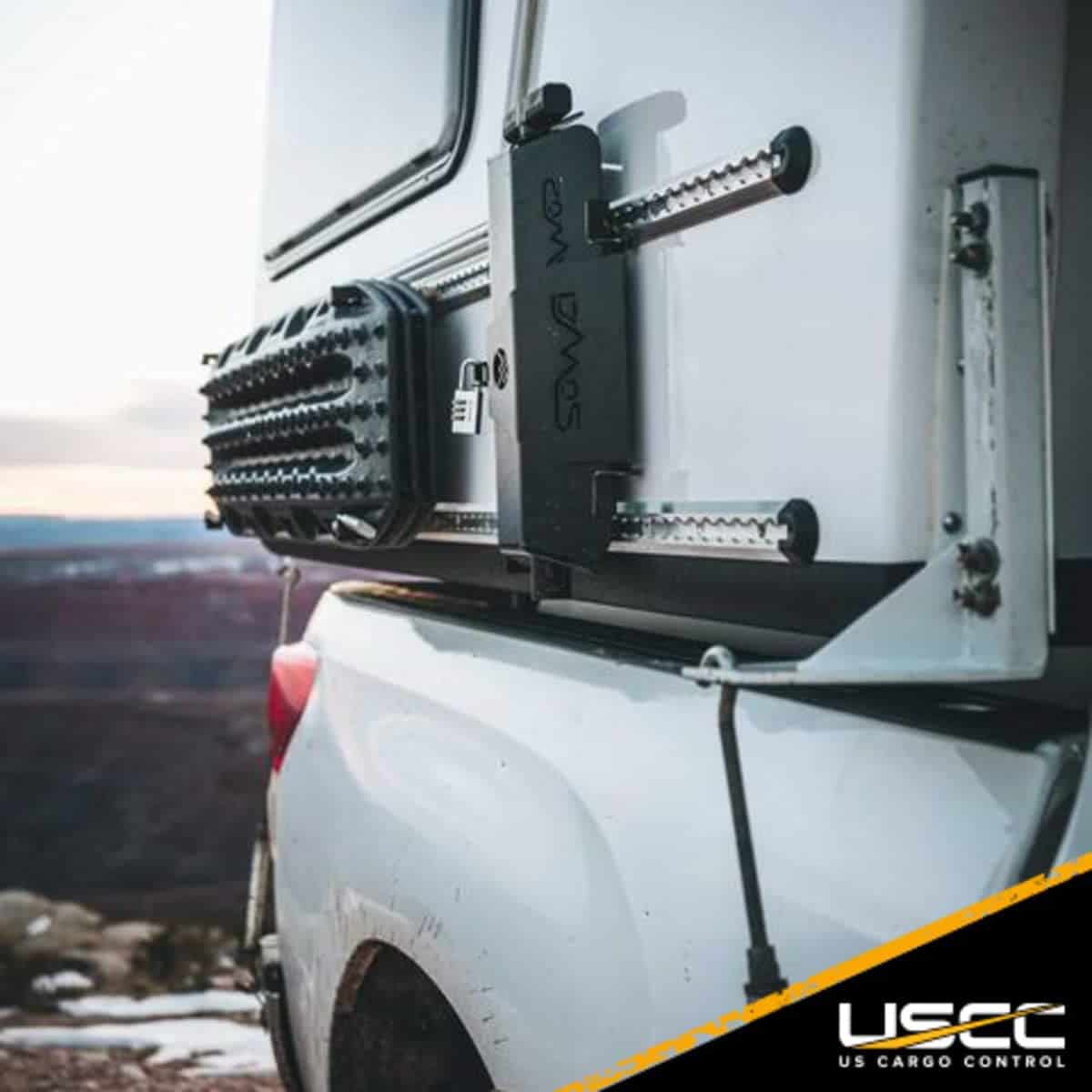 US Cargo Control 96 Inch Angled L Track, Diseño de Borde - Imagen 9