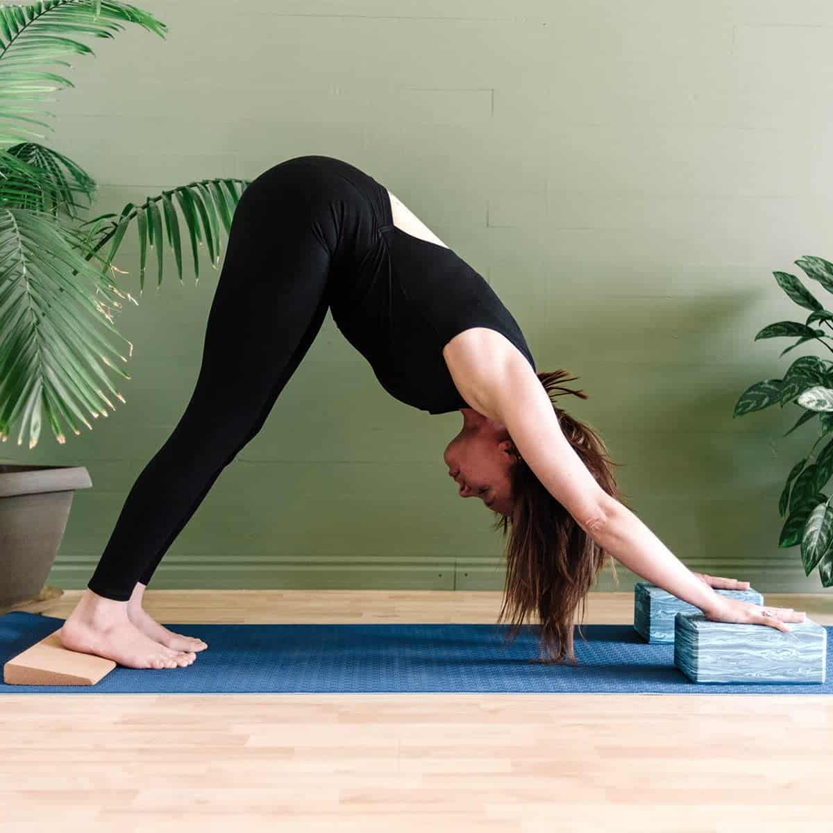 Bloque de 4" de Yoga de Espuma Hugger Mugger - Azul Surf - Imagen 9