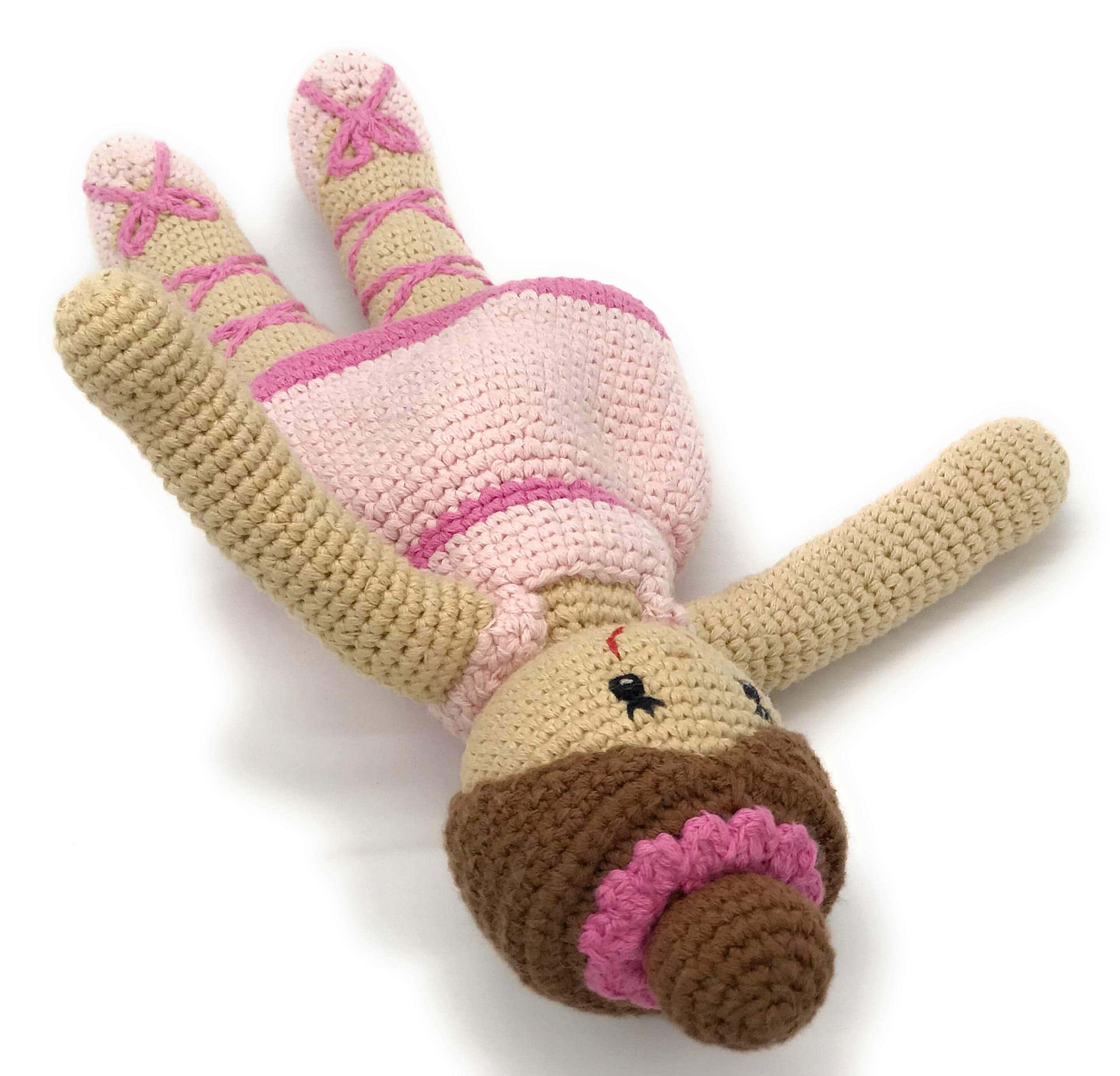 Muñeca Rosa Bailarina de Comercio Justo Pebble - Imagen 4