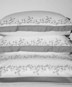Juego de Funda Nórdica Bordada Amalia Gris y Blanco Royal