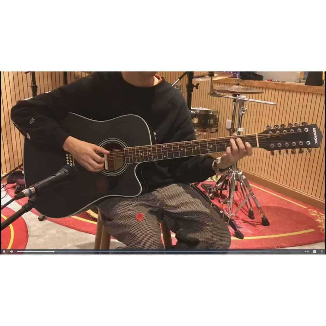 Guitarra Acústica-Eléctrica de 12 cuerdas Takamine - Imagen 7