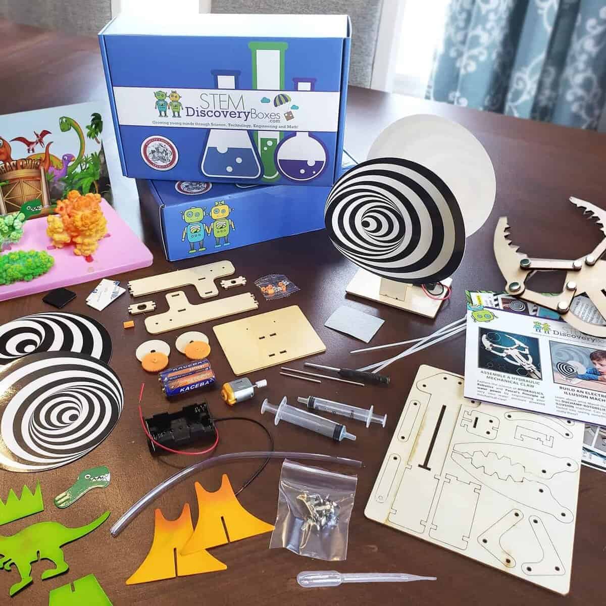 Kit de Suscripción Mensual de Cajas de Descubrimiento STEM