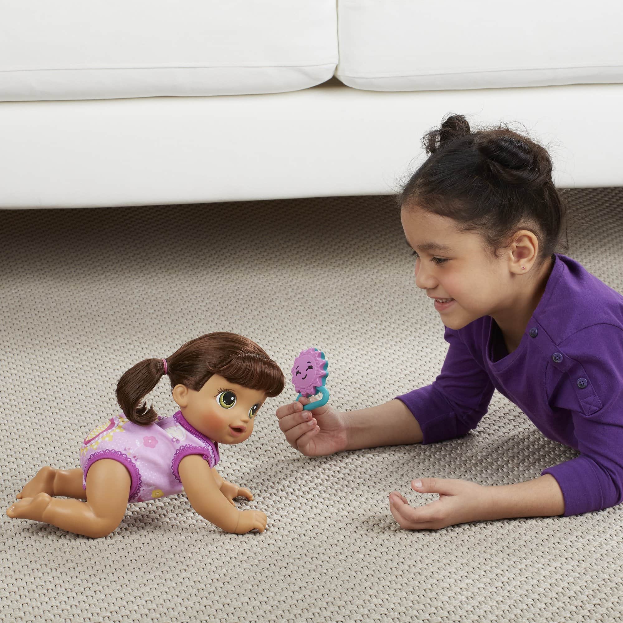 Muñeca Baby Alive Baby Go Bye Bye (Brunette) - Imagen 6