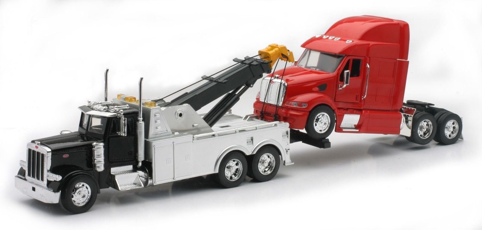 Camión de Remolque Peterbilt a Escala 1:32 de New Ray con - Imagen 3