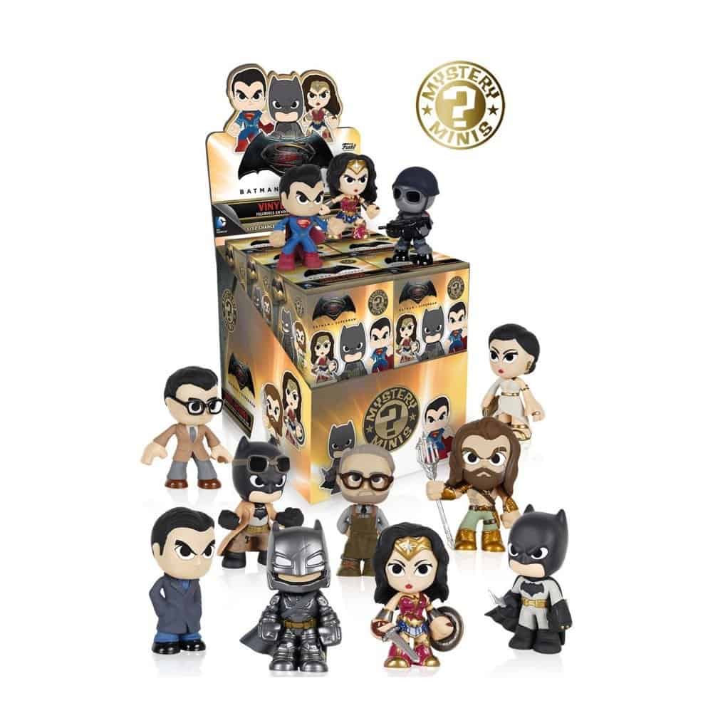 Set de 12 Figuras de Colección Misterio Batman vs Superman: