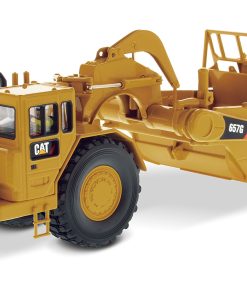 Diecast Masters 1:50 Caterpillar 657G Wheel Tractor Scraper