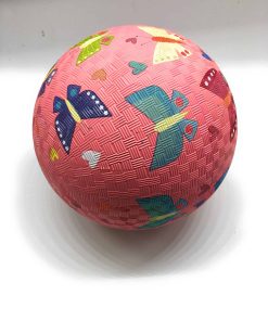 Pelota de Juegos de 7 Pulgadas en el Jardín de Mariposas de
