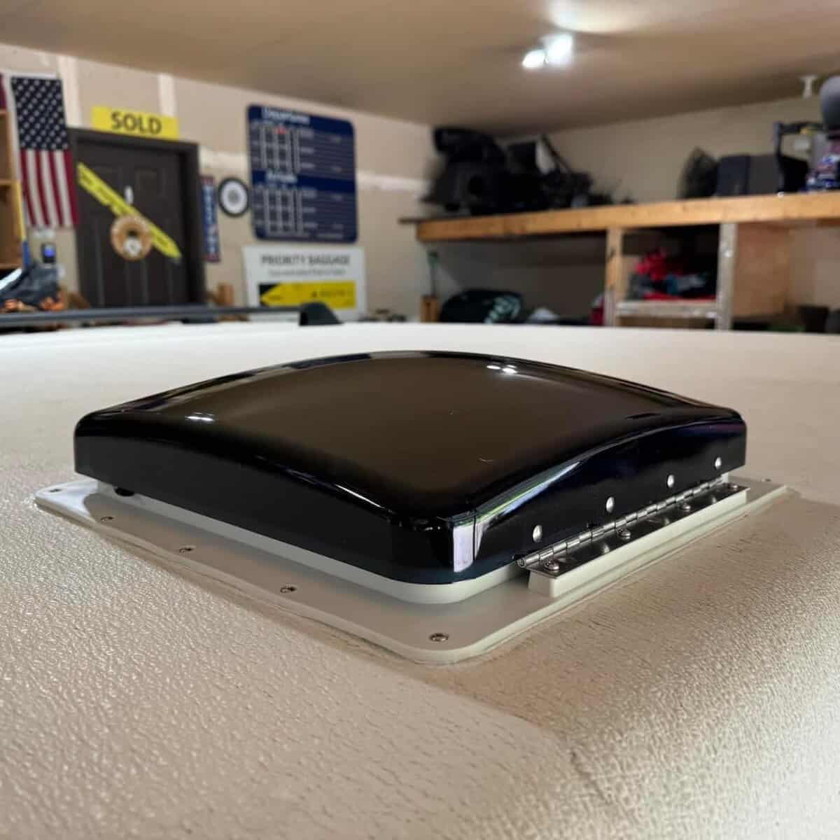 Extractor de Ventilación para Techo de RV 12V Control - Imagen 6