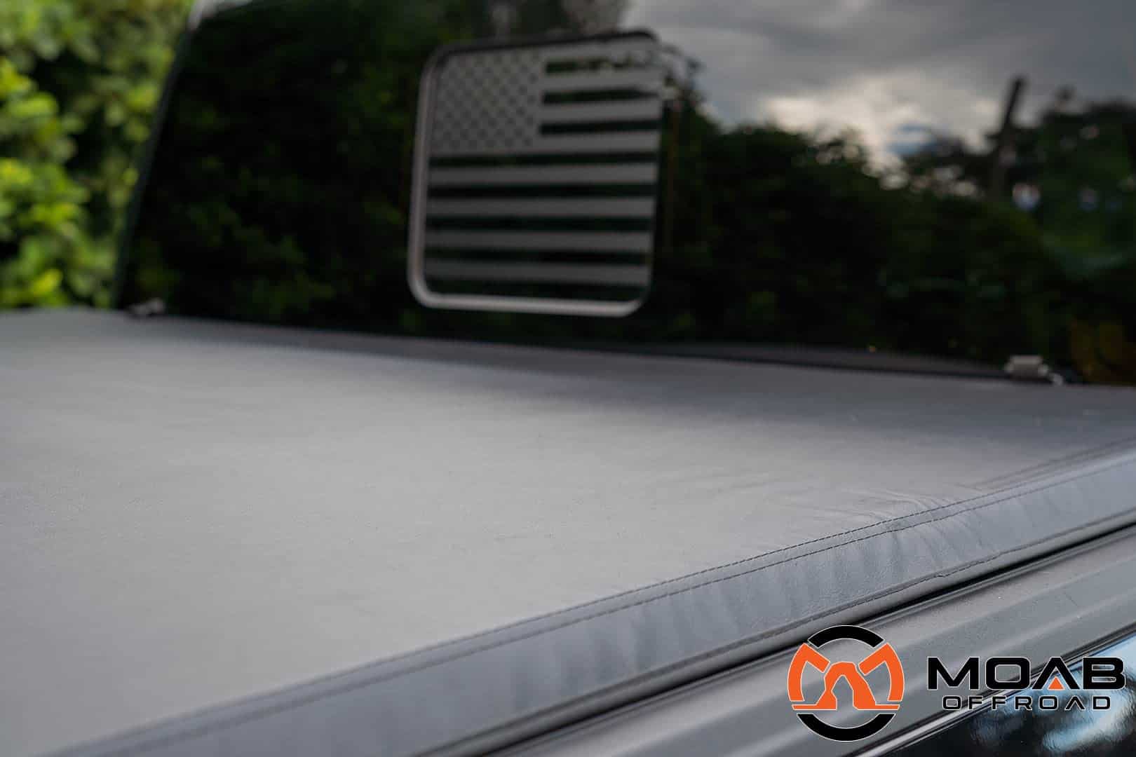 Cubierta de lona suave plegable Moab Offroad VTF para cama