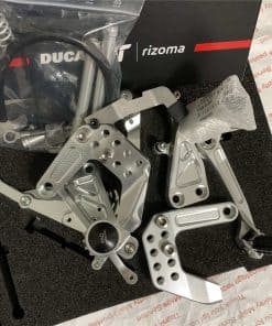 Set de reposapiés ajustables para conductor para Ducati