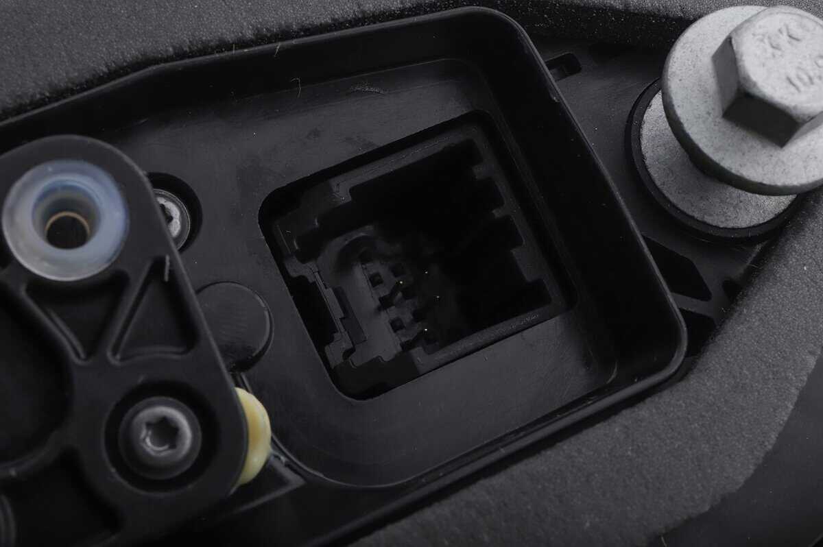 Seguro de puerta delantera del lado del conductor GM Parts - Imagen 4