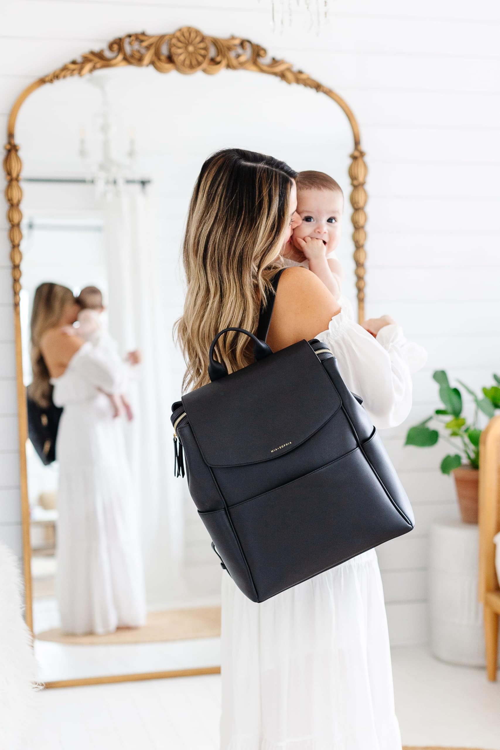 Mochila de Pañales de Cuero MIA + SOPHIA -Negro Olivia - Imagen 8