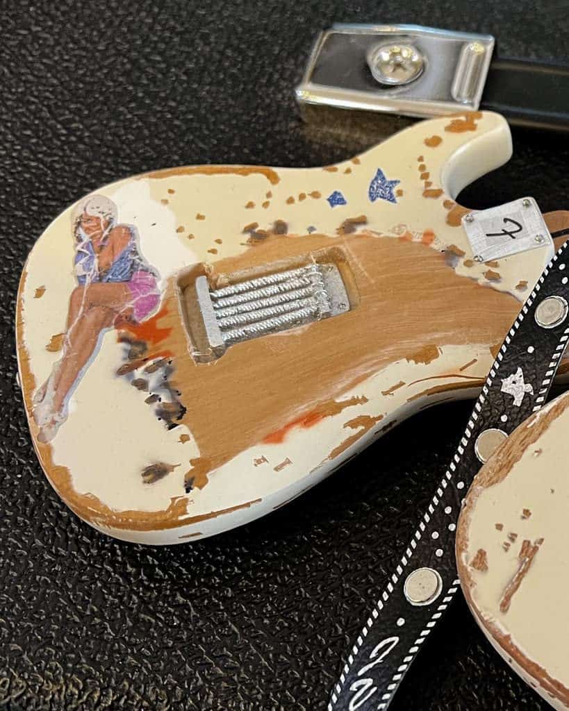 Réplica de guitarra miniatura Fender Stratocaster Jimmie - Imagen 4