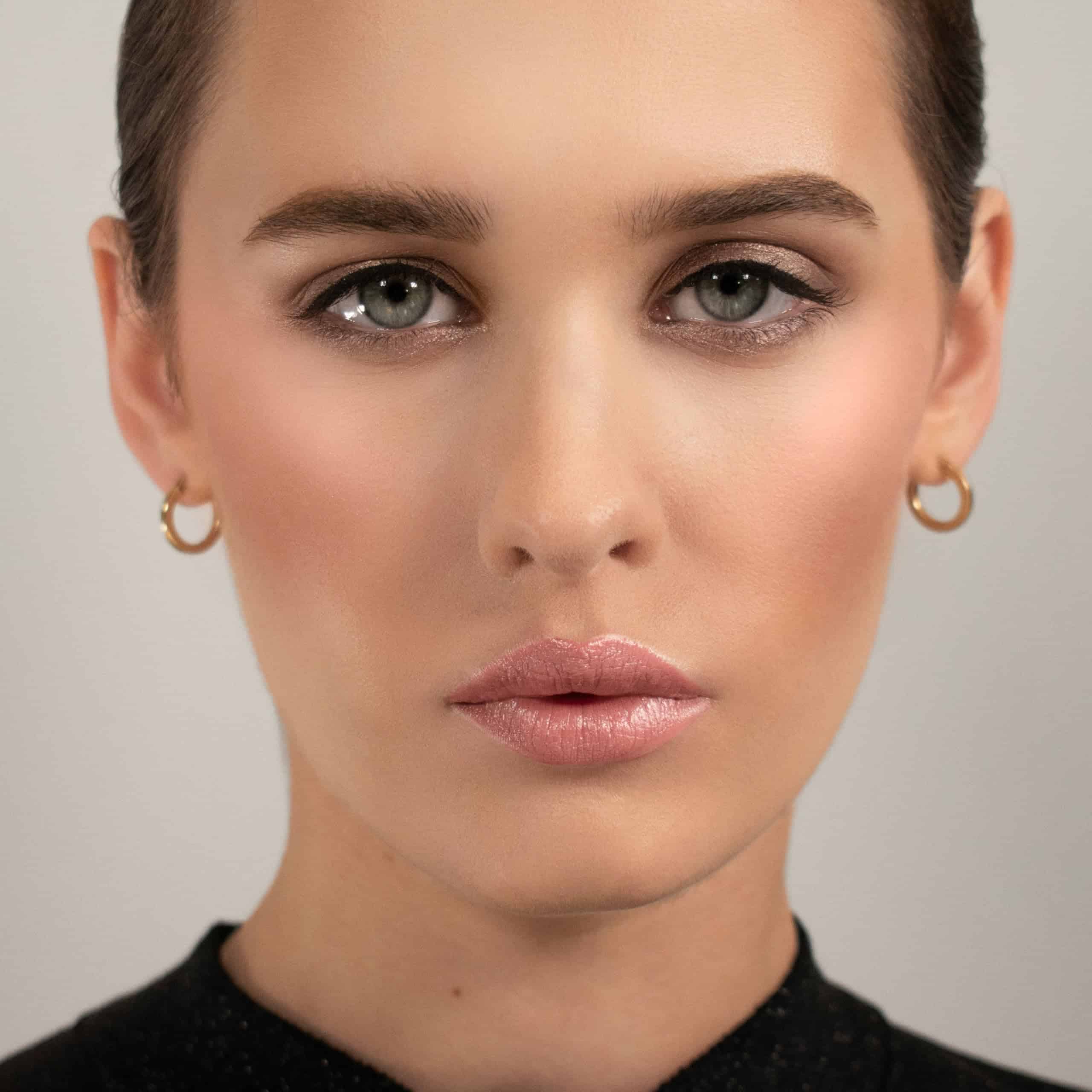 Labial MÁTIER Colour Core Champagne para un Look Lujoso y - Imagen 4