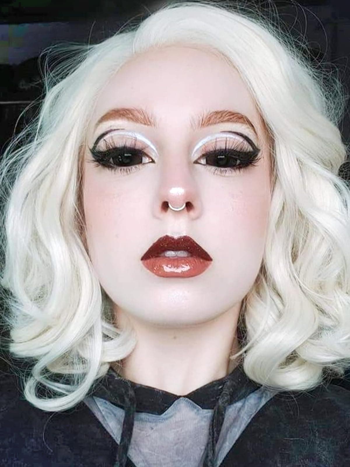 Peluca rubia platino BLUPLE estilo bob corto rizado 60# - Imagen 3