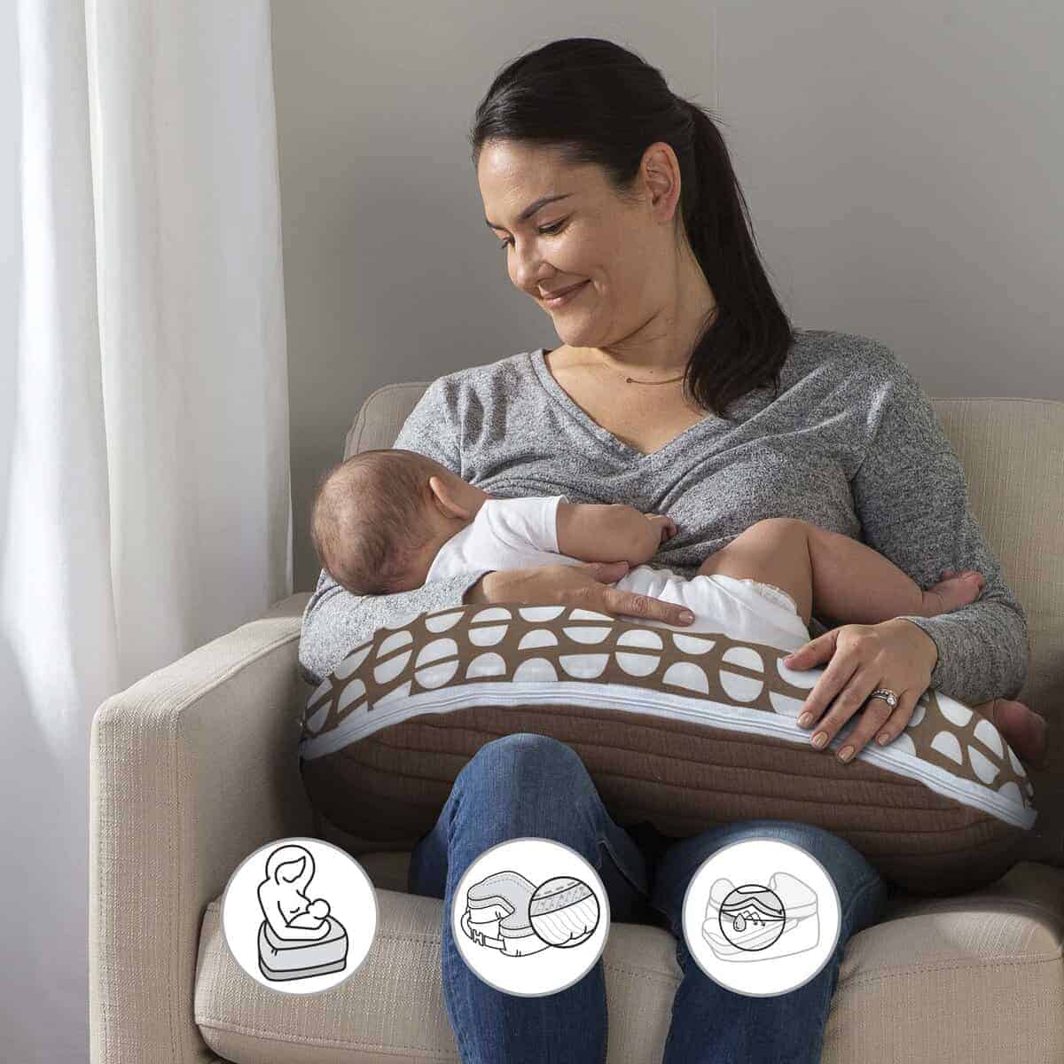 Almohada de lactancia Boppy Best Latch, Medio Domo Moca, - Imagen 4