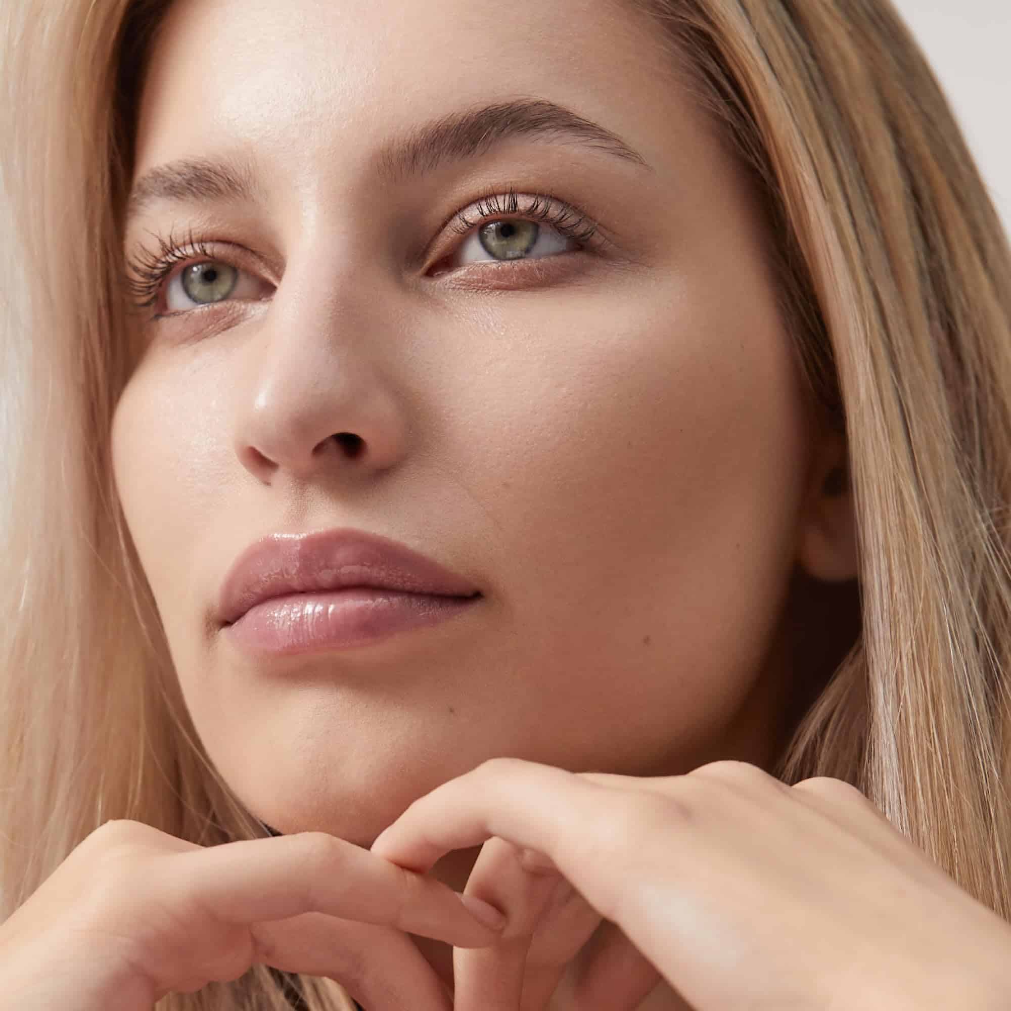 Summer Fridays Sheer Skin Tint - Tinte Facial con Ácido - Imagen 5