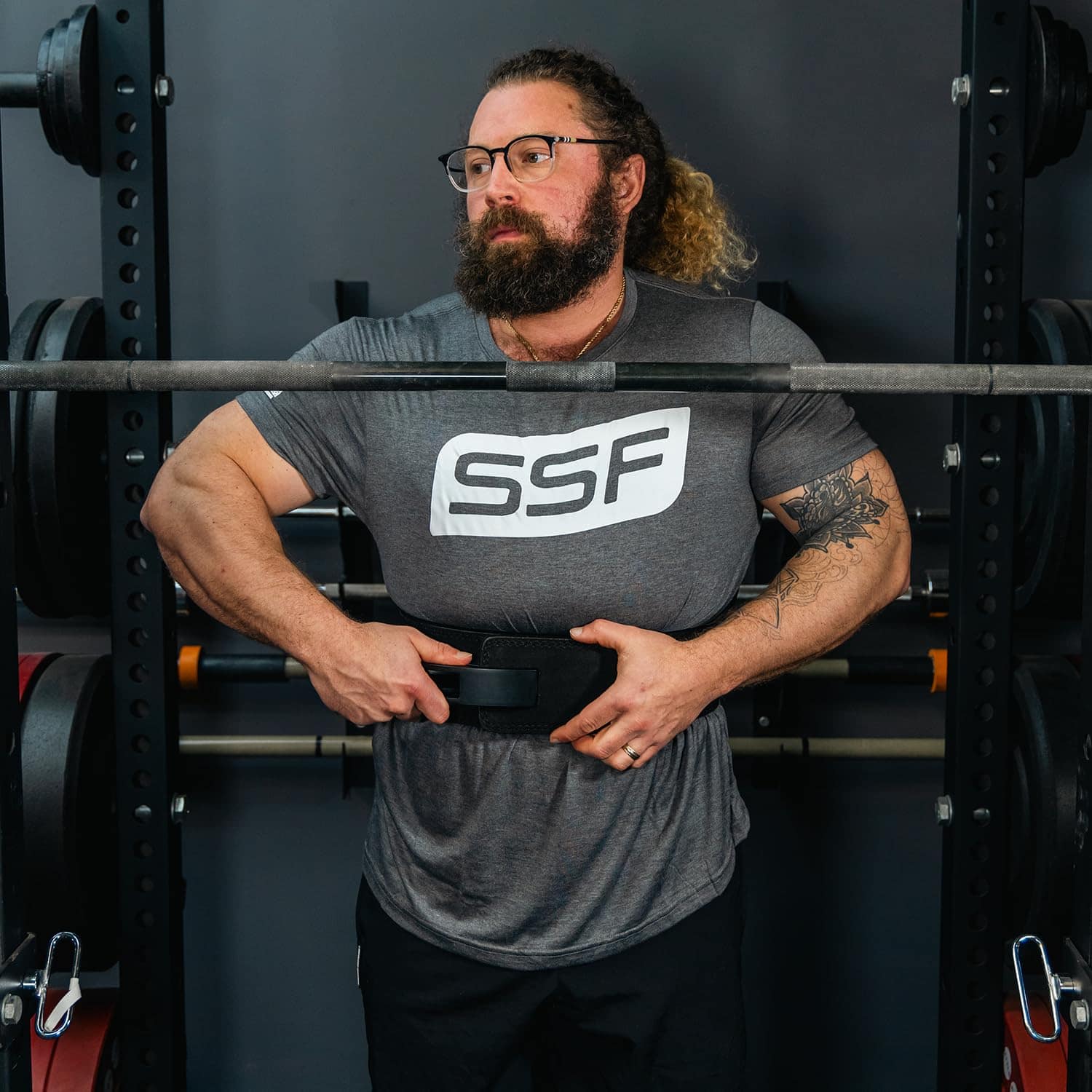 Cinturón de Levantamiento de Pesas y - Mediano) - Imagen 3