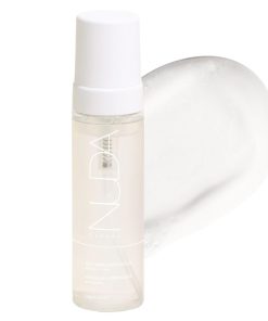 Nuda Self Tanning Water Mousse - Mediano a Oscuro |