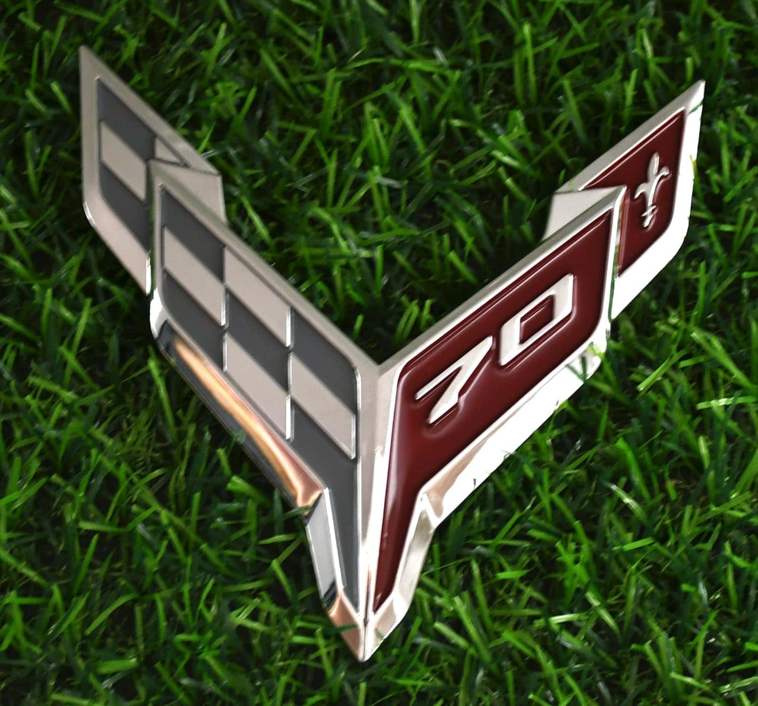 Emblema de Bumper de Aniversario de 70 años delantero C8 - Imagen 6