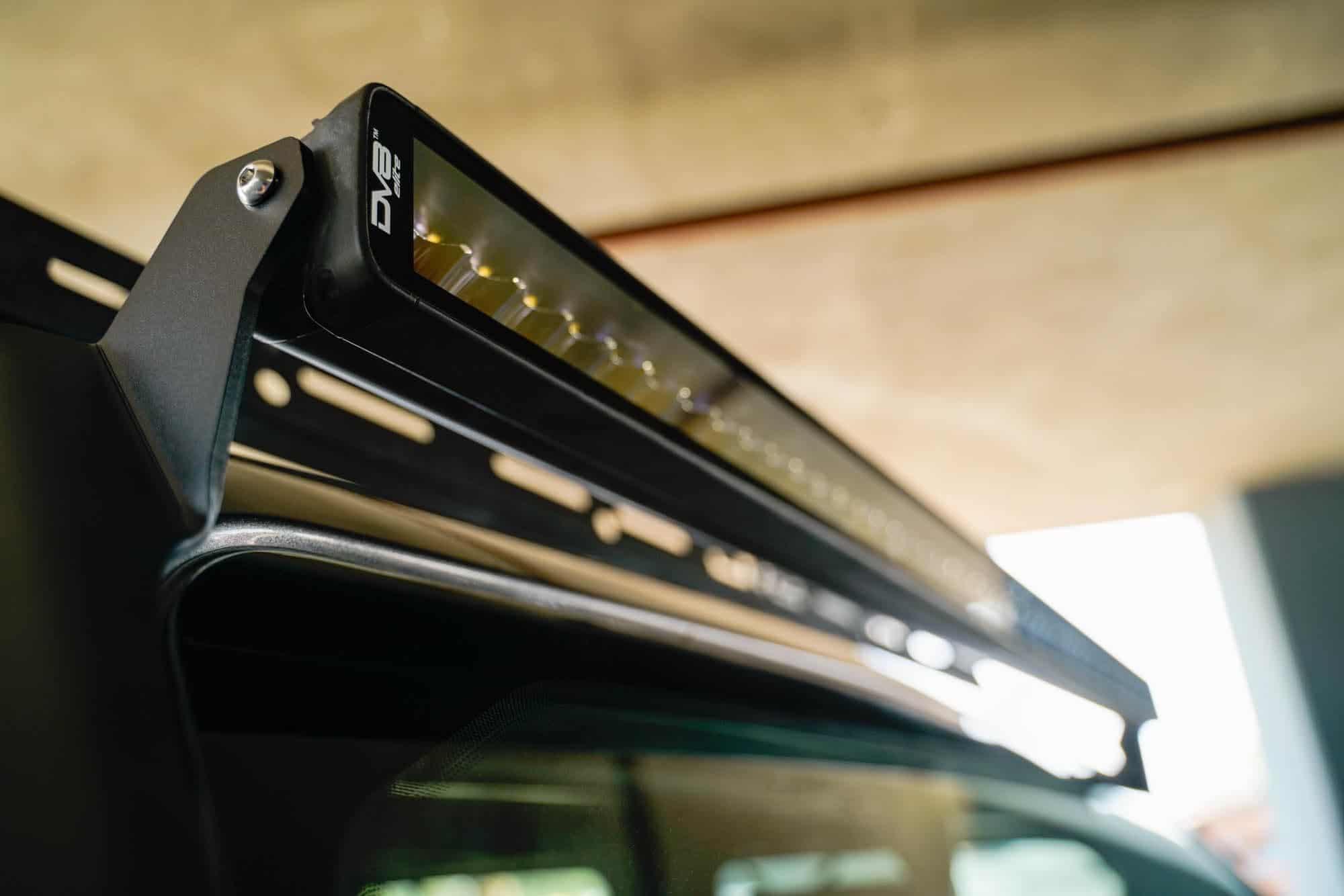 Soporte de Barra de Luz DV8 Offroad de 50" para Jeep - Imagen 6