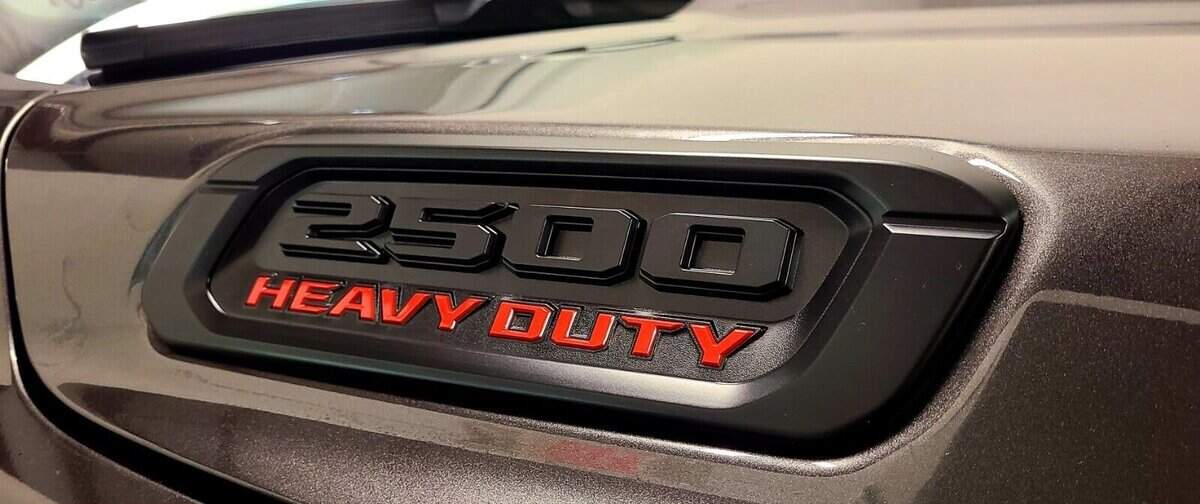 2pack Nuevos Emblemas Pesados de 2500 Lado Izquierdo - Imagen 6