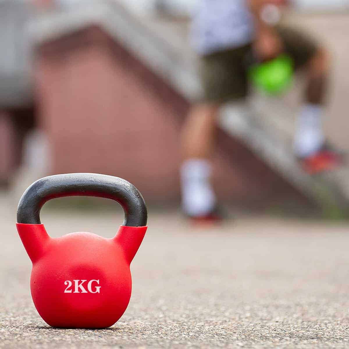 Kettlebell de Hierro Fundido Recubierto de Polvo con Fondo - Imagen 5
