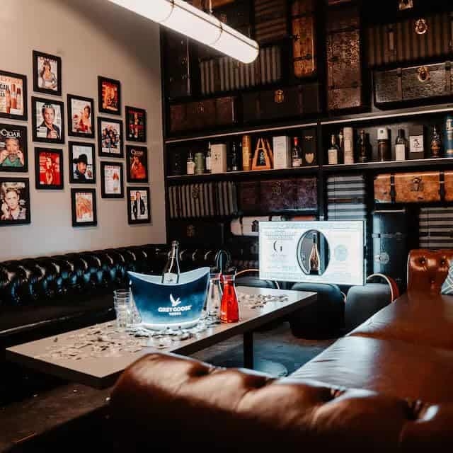 Presentador de Botellas LED para Discoteca ($100 Bill, XL) - Imagen 3