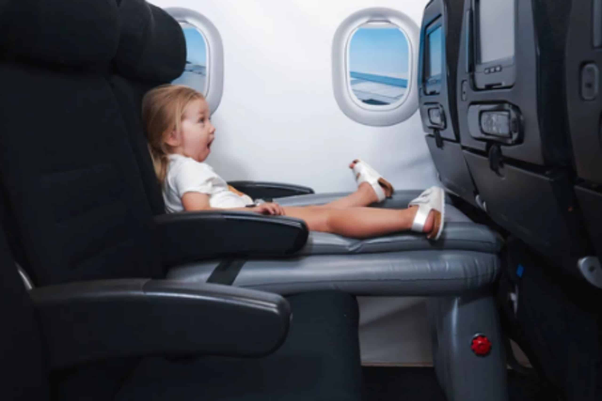 Cama Inflable de Avión Kooshy Kids para Niños - Compacta, - Imagen 6