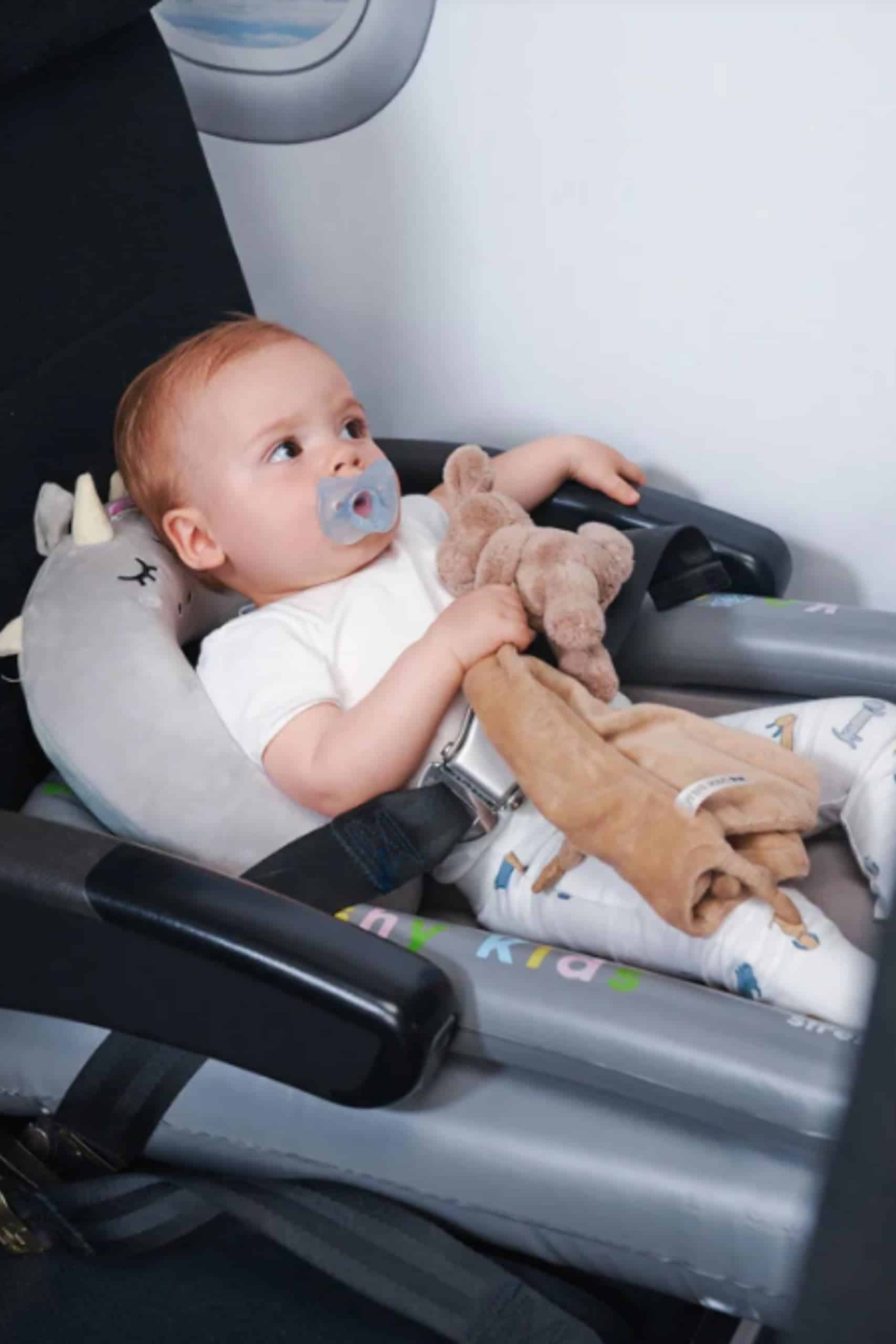 Cama Inflable de Avión Kooshy Kids para Niños - Compacta, - Imagen 4