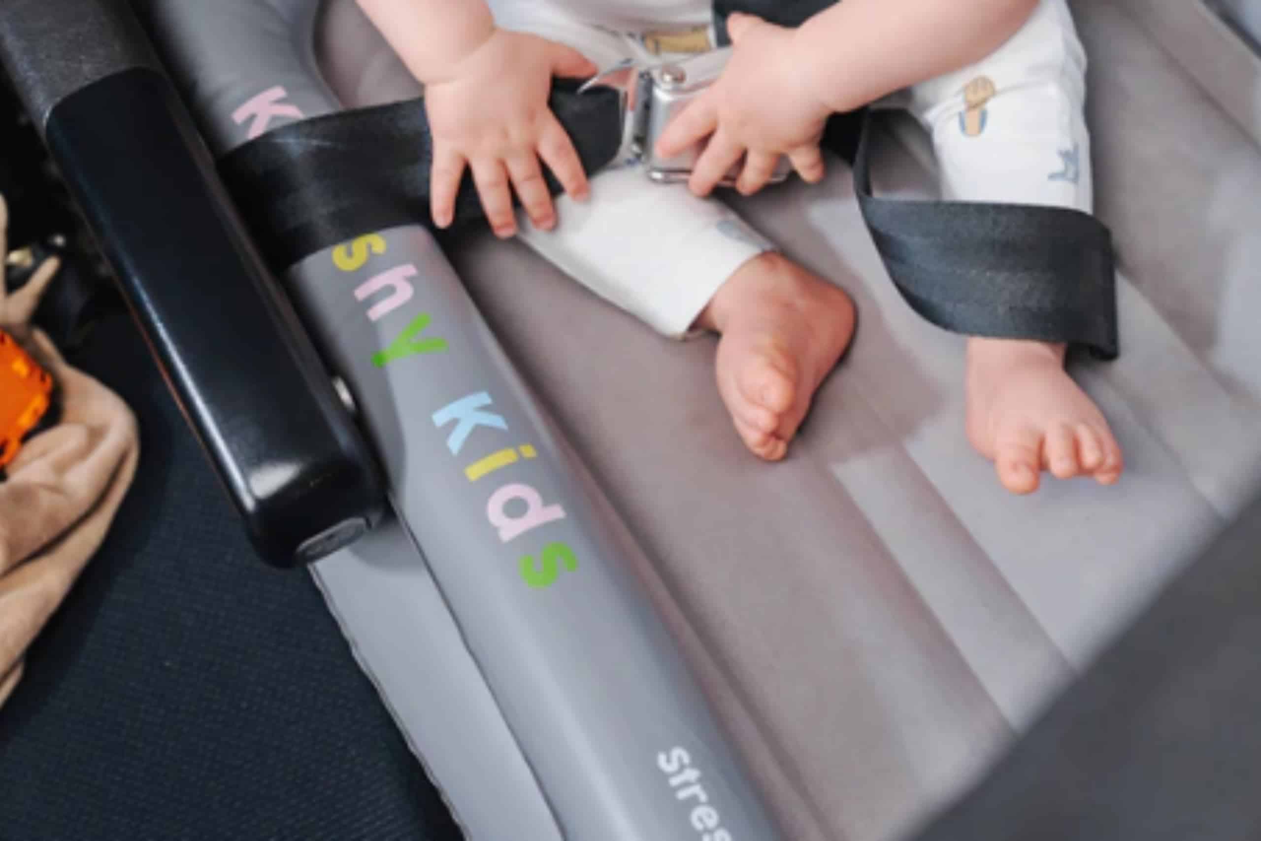 Cama Inflable de Avión Kooshy Kids para Niños - Compacta, - Imagen 5