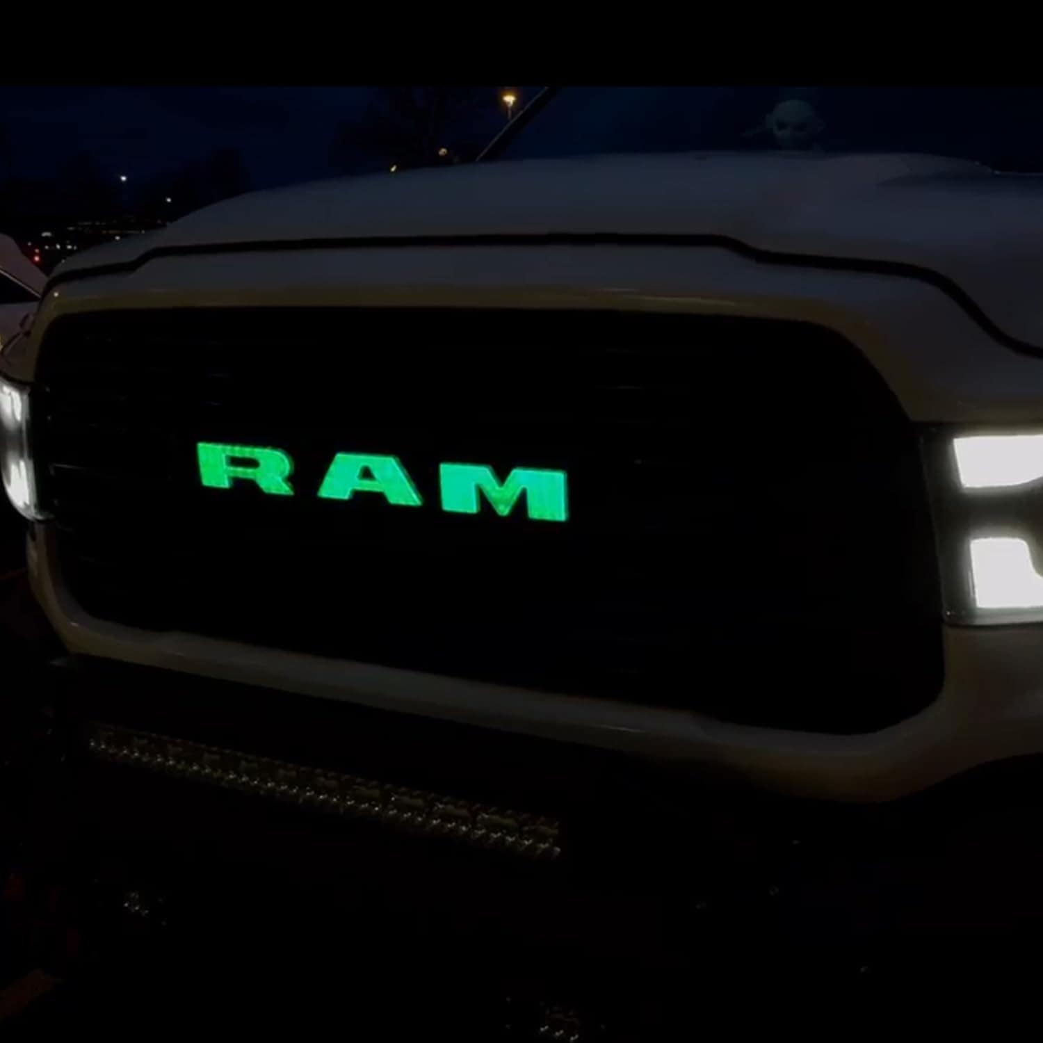 Emblema de Rejilla Iluminado Modelo 2019-2023 RAM 1500, - Imagen 6