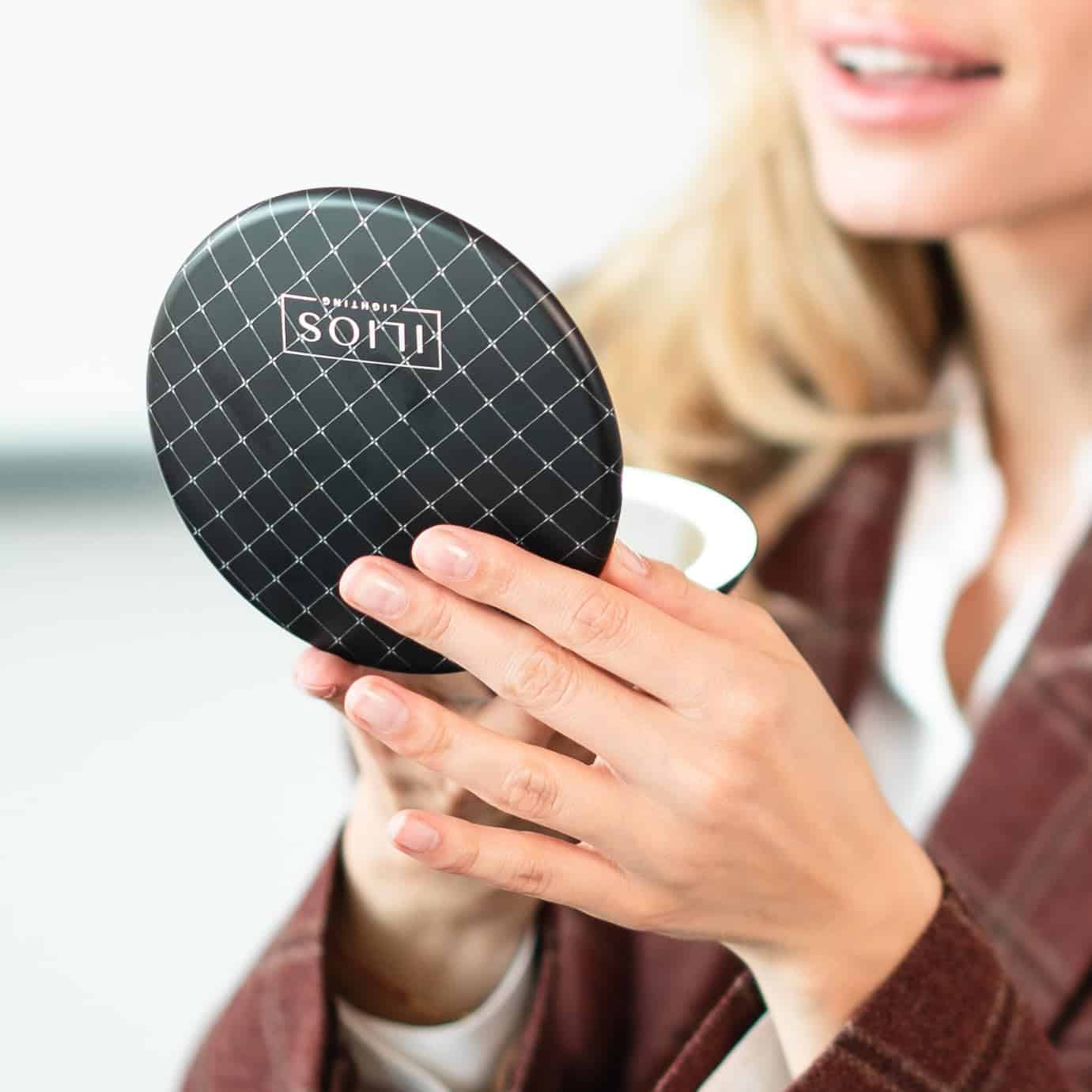 Espejo Compacto LED Negro Ilios Lighting con Luz y Espejo - Imagen 9