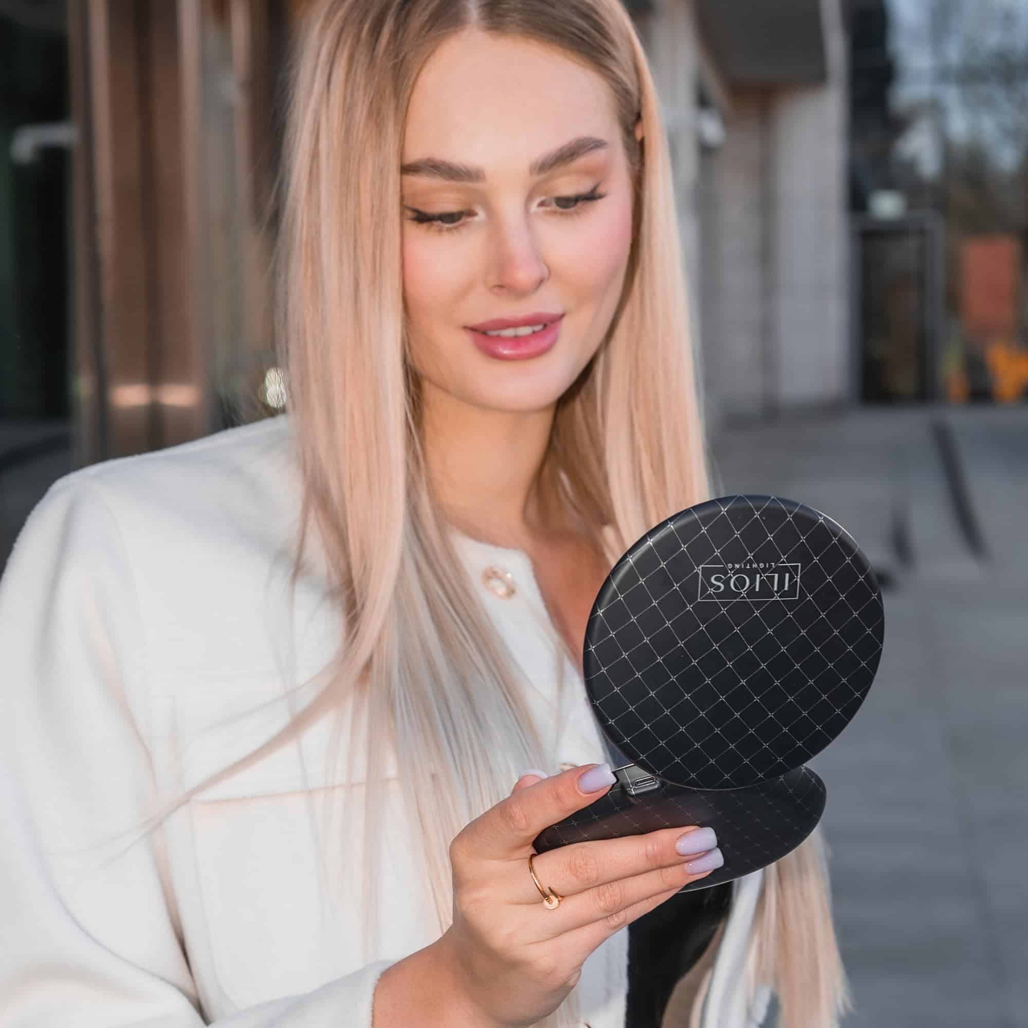 Espejo Compacto LED Negro Ilios Lighting con Luz y Espejo - Imagen 5