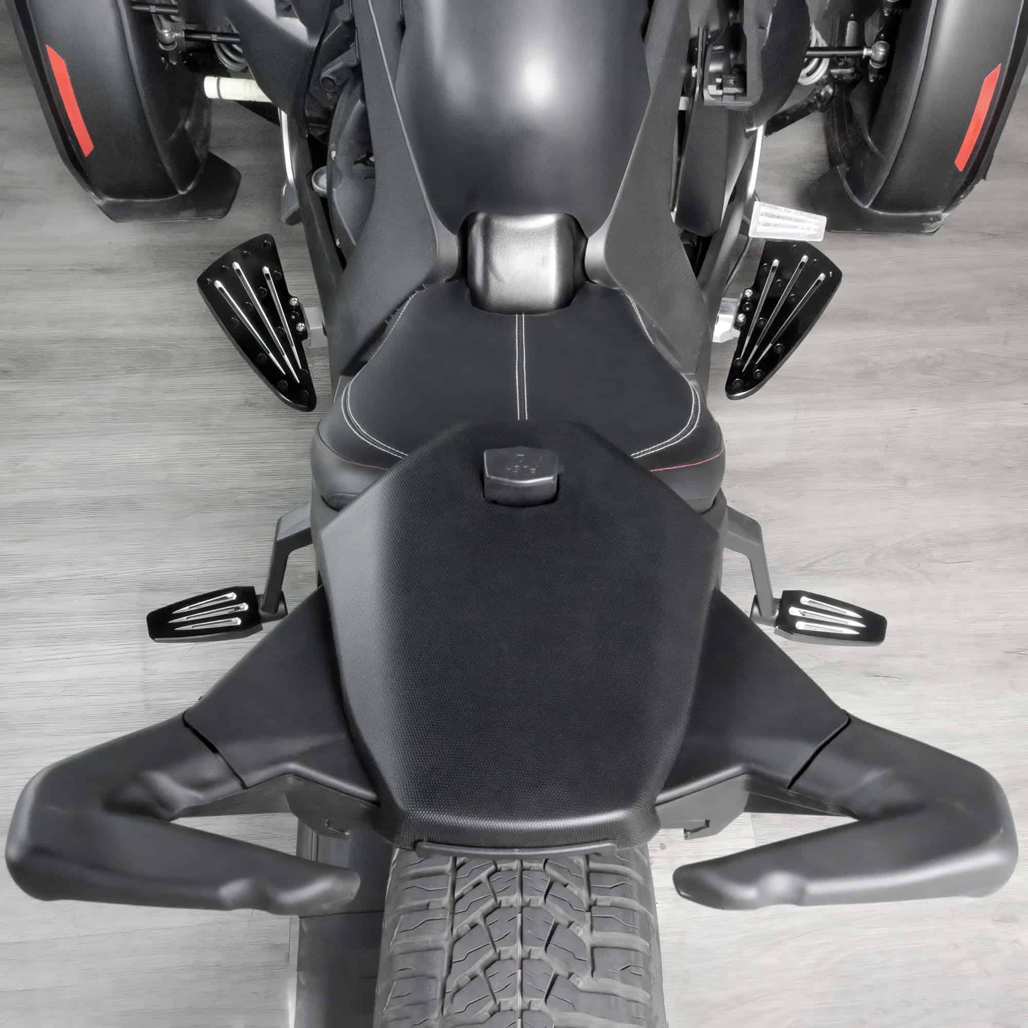 Asiento trasero para pasajero Hutexico con reposapiés - Imagen 3