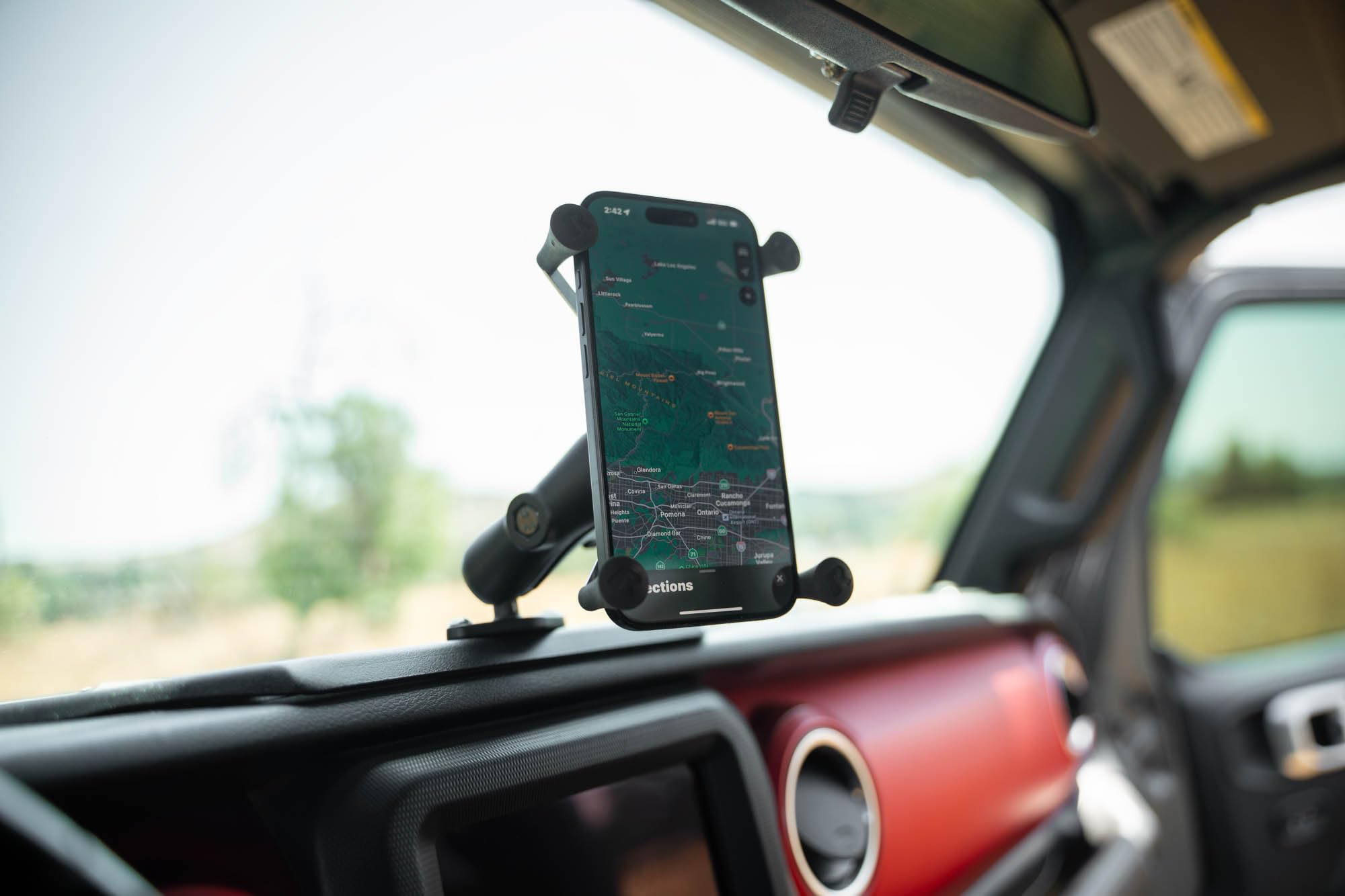 Soporte de Tablero de Dispositivos DV8 Offroad V2 para Jeep - Imagen 8