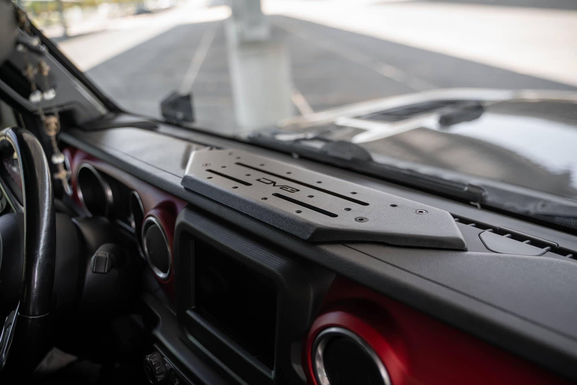 Soporte de Tablero de Dispositivos DV8 Offroad V2 para Jeep - Imagen 3