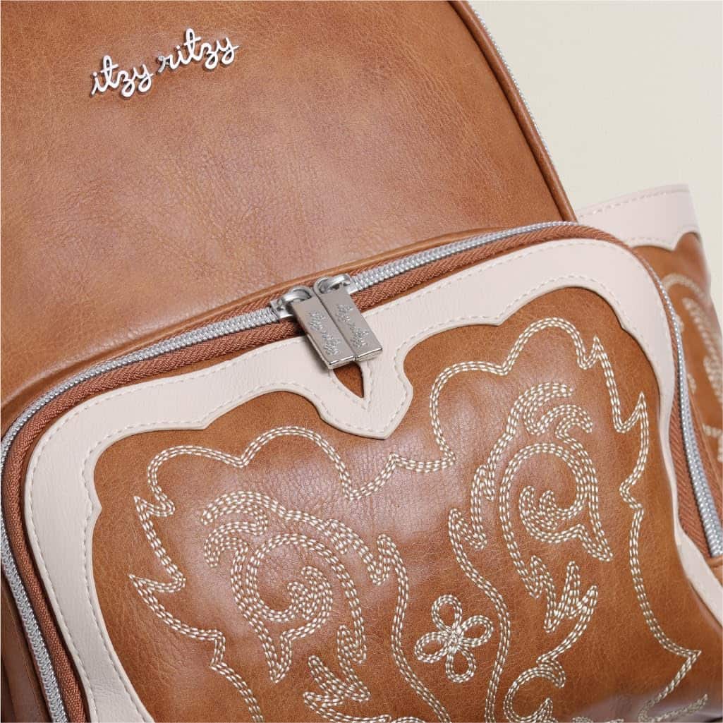 Bolso de pañales Itzy Ritzy Mini Plus, Saddle - Imagen 8