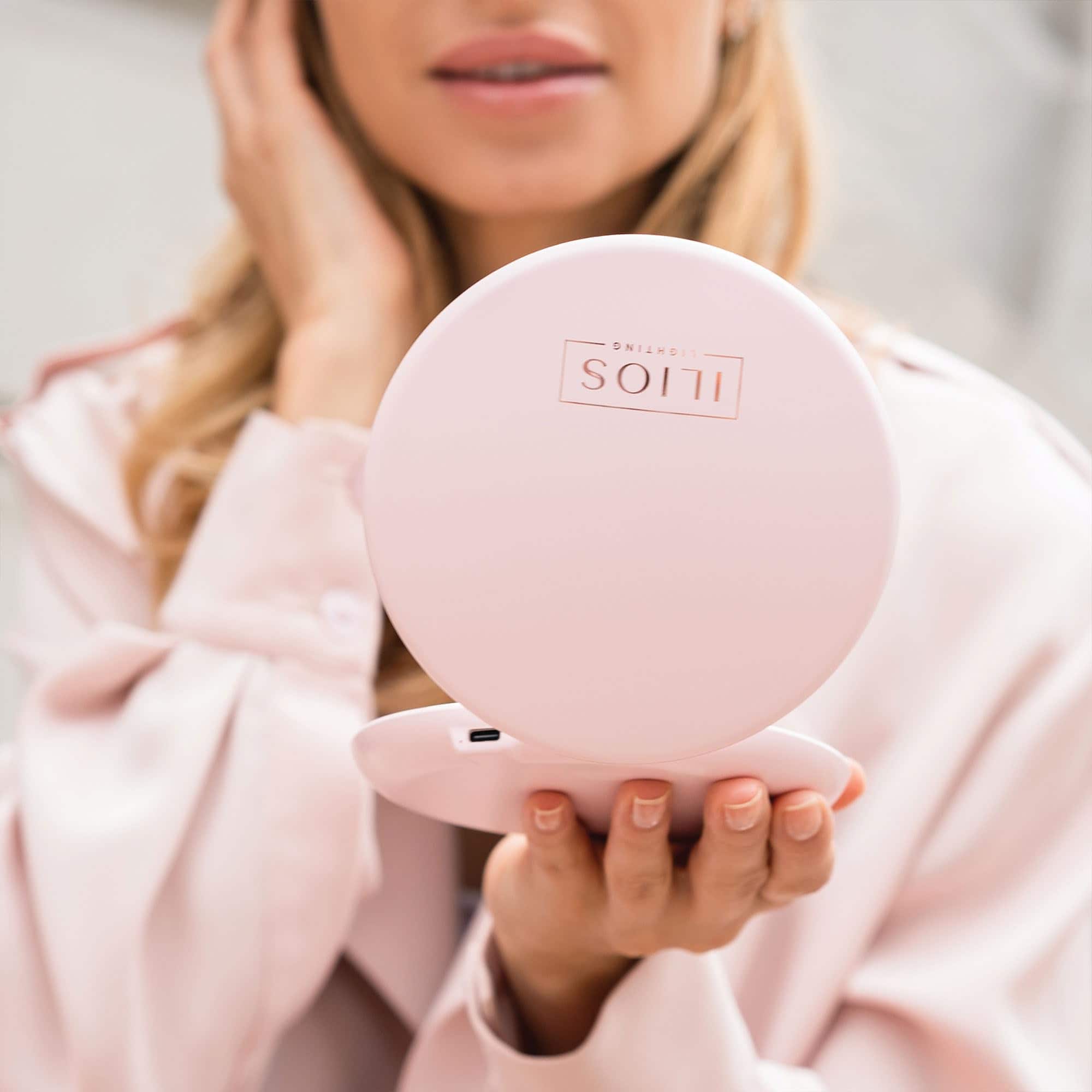 Espejo Compacto LED Ilios Lighting con Luz y Espejo de - Imagen 5