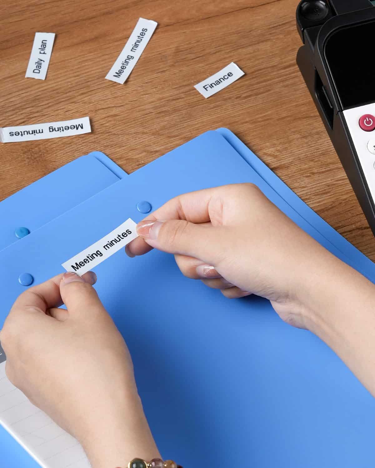 Máquina de etiquetado EazeID con cinta D480BT Bluetooth - Imagen 10