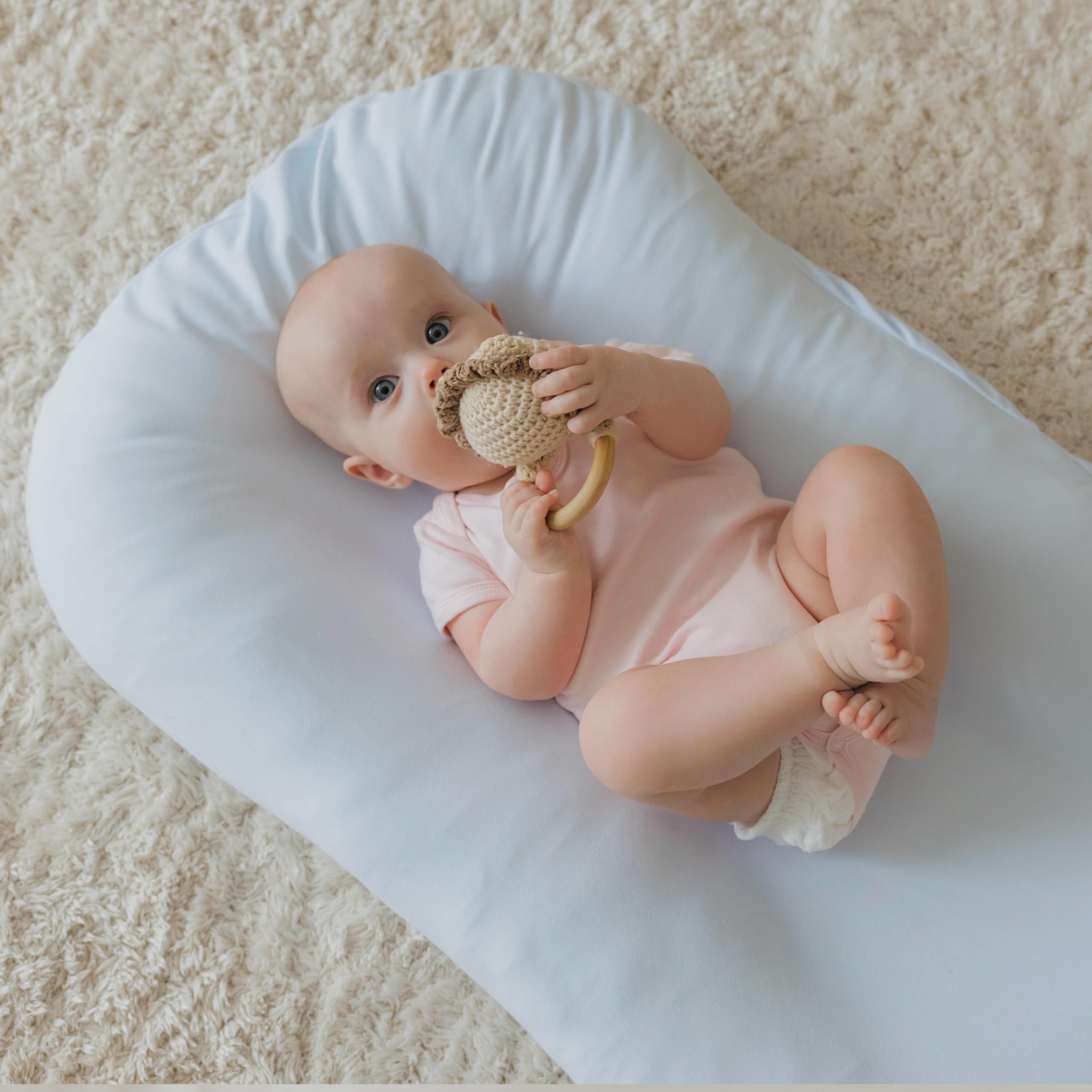 Aila+Aiden Snuggle Style Baby Nest, Recostador de Bebé, - Imagen 7