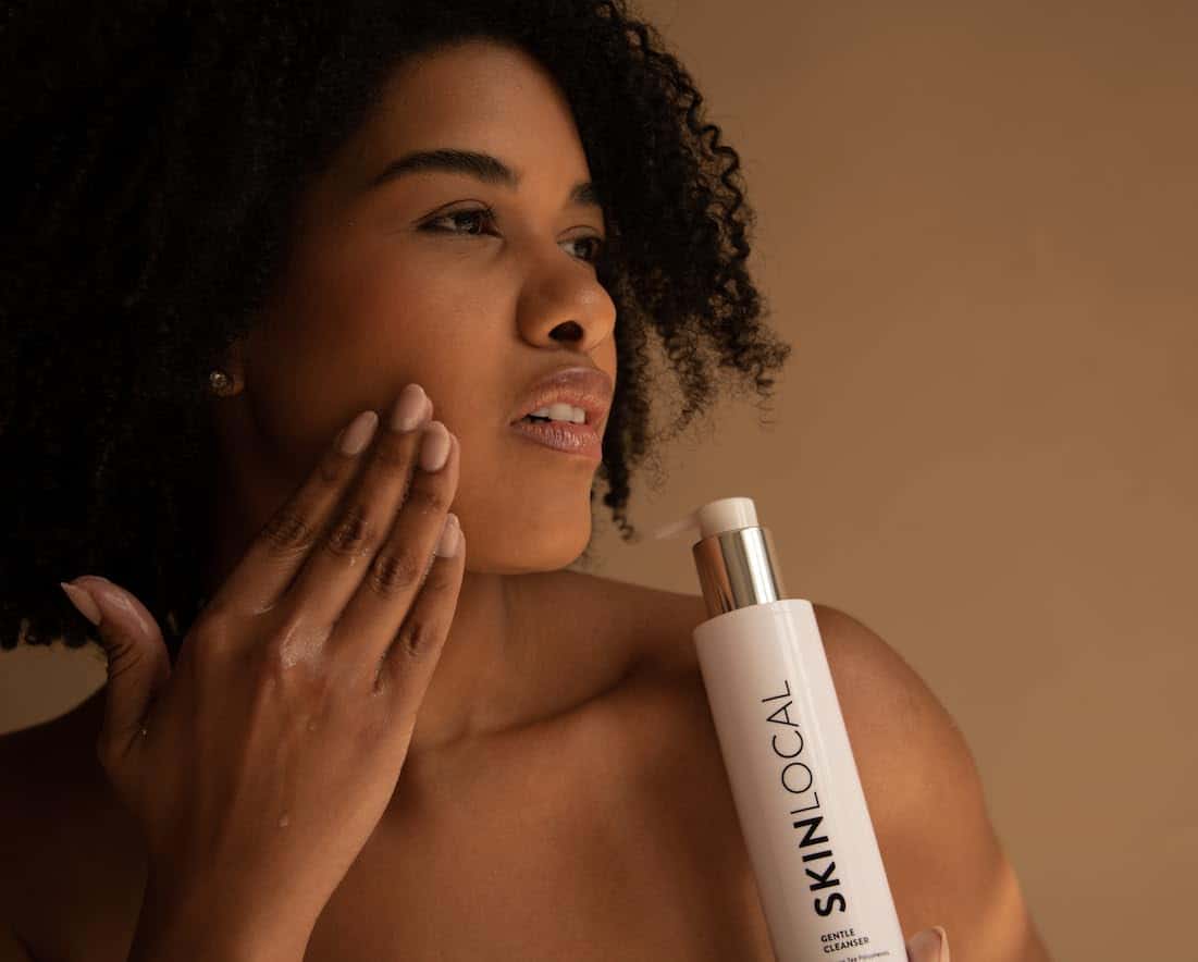 Limpiador facial suave sin jabón SkinLocal con té verde - Imagen 6