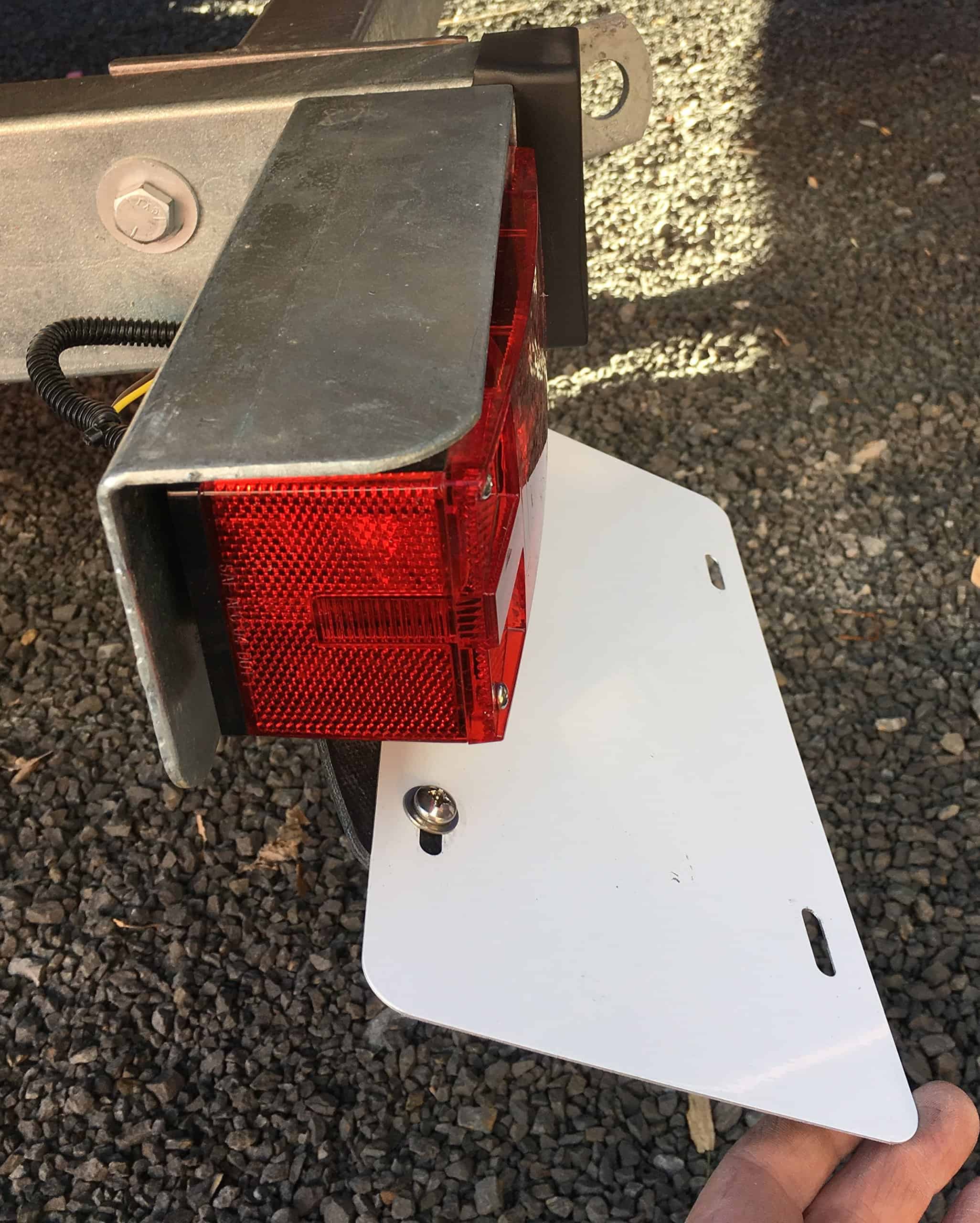Soporte de placa de licencia de goma SurePlate TM - Imagen 9