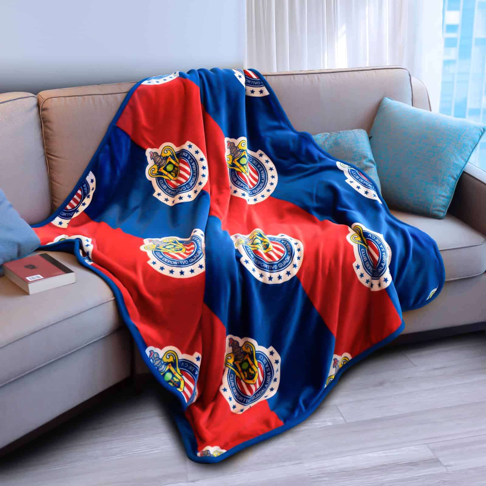 Manta con forro Sherpa Chivas Silk Touch 50x60 - Imagen 3